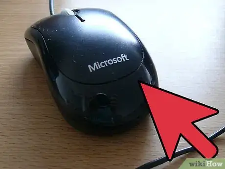 Imagen titulada Connect Microsoft Wireless Laser Mouse 5000 Step 3