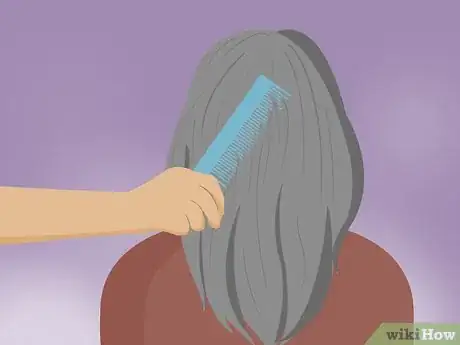 Imagen titulada Turn Grey Hair Blonde Step 4