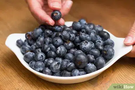 Imagen titulada Freeze Blueberries Step 1