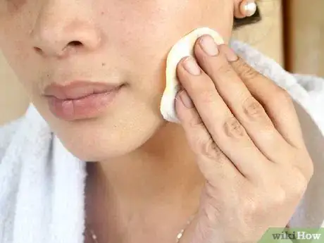 Imagen titulada Get Clear Skin by Using Milk and Honey Step 6