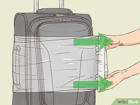 Imagen titulada Wrap Luggage in Plastic at Home Step 6