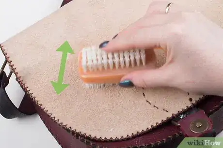 Imagen titulada Clean Stains off a Suede Purse Step 10