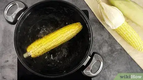 Imagen titulada Cook Corn on the Cob Step 1