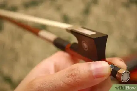 Imagen titulada Prepare a Violin Bow Step 3