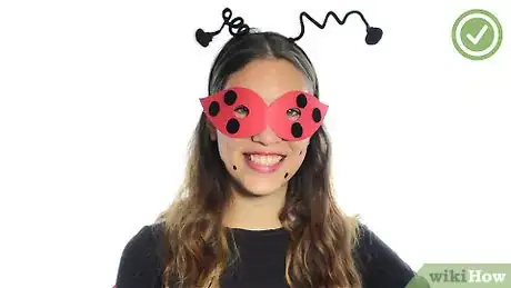 Imagen titulada Make a Ladybug Costume Step 16