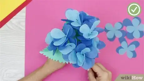 Imagen titulada Make Tissue Paper Flowers Step 21