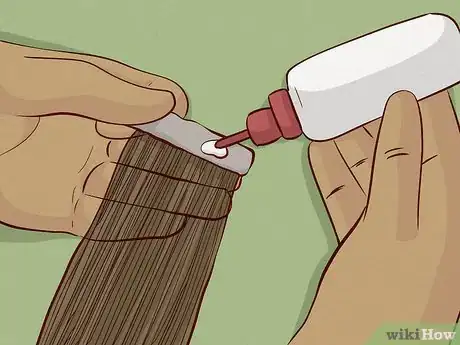 Imagen titulada Glue Hair Extensions Step 11