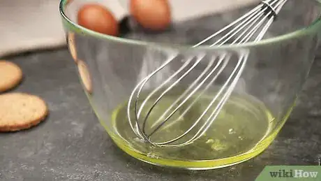 Imagen titulada Whisk Eggs Step 3