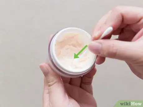 Imagen titulada Apply Face Cream Step 4