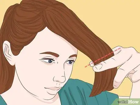 Imagen titulada Cut Your Own Bangs Step 13