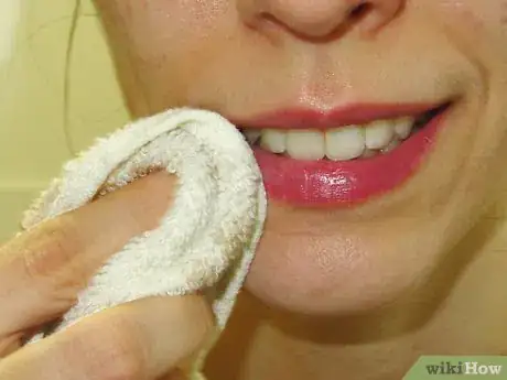 Imagen titulada Make Your Own Lip Plumper at Home Step 17