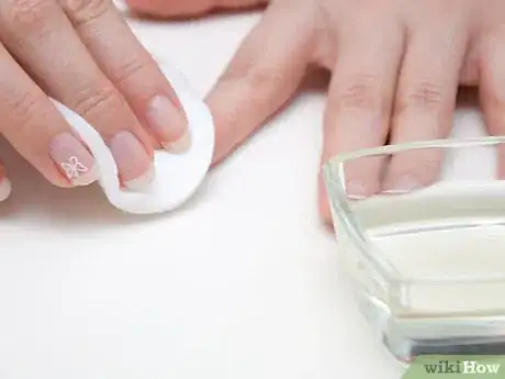 Imagen titulada Remove Nail Polish Stains from Your Finger Nails Step 12