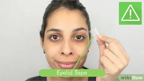 Imagen titulada Apply Eyelid Tape Step 8