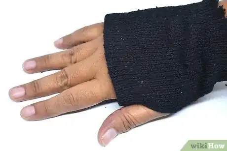 Imagen titulada Make Fingerless Gloves Step 31