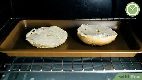 Imagen titulada Make a Frozen Bagel Taste Freshly Baked Step 6