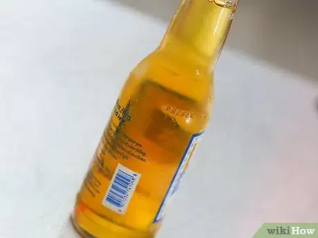 Imagen titulada Instantly Freeze a Beer or Other Bottled Drink Step 2