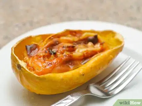 Imagen titulada Cook Spaghetti Squash Step 7