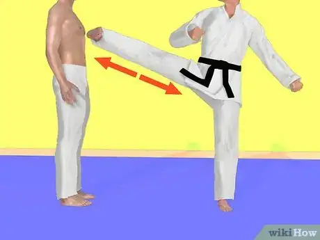 Imagen titulada Do A Side Kick Step 4