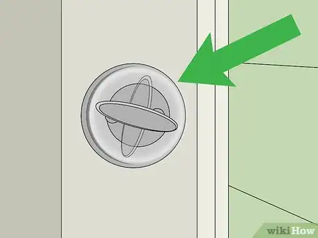 Imagen titulada Change a Deadbolt Lock Step 15