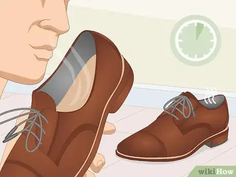 Imagen titulada Remove Odor from Leather Shoes Step 14