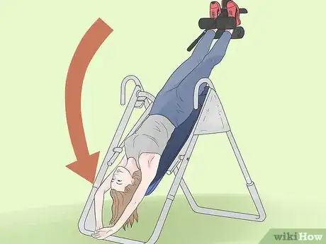 Imagen titulada Use an Inversion Table for Back Pain Step 11