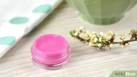 Imagen titulada Make Lip Gloss with Petroleum Jelly Step 8