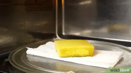 Imagen titulada Clean a Sponge in the Microwave Step 3