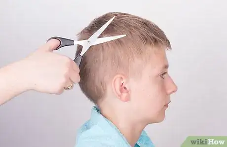 Imagen titulada Cut Boys' Hair Step 10