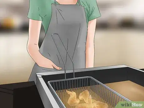 Imagen titulada Use a Deep Fryer Step 12