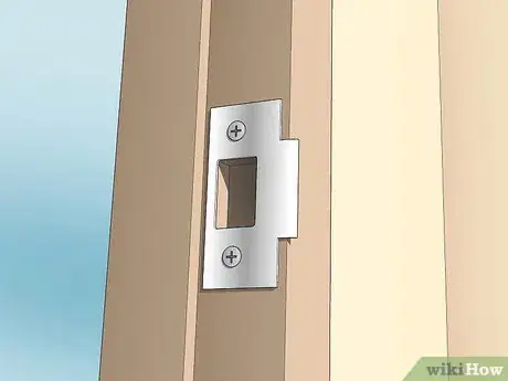 Imagen titulada Hold a Door Open with a Coin Step 6