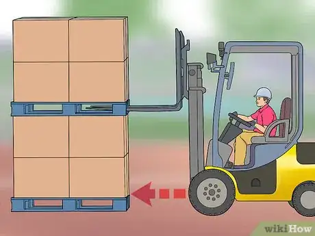 Imagen titulada Drive a Forklift Step 12