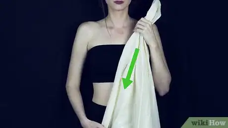 Imagen titulada Make a Toga out of a Bedsheet Step 1