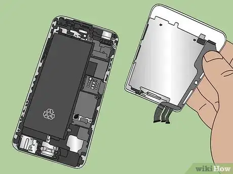 Imagen titulada Replace an iPhone Battery Step 42