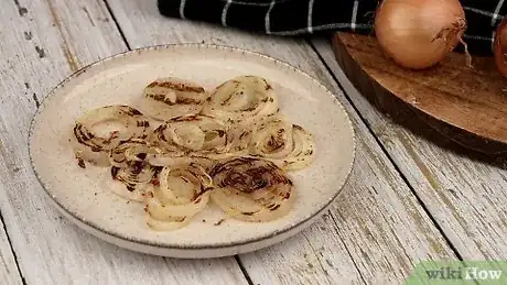 Imagen titulada Grill Onions Step 12