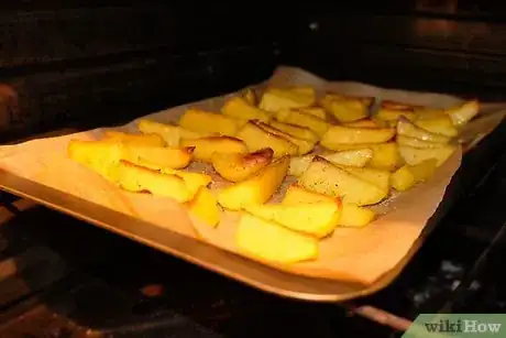 Imagen titulada Keep Roast Potatoes Crispy After Cooking Step 3