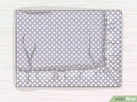 Imagen titulada Fold a Fitted Sheet Step 6