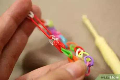 Imagen titulada Make a Rainbow Loom Bracelet Step 11