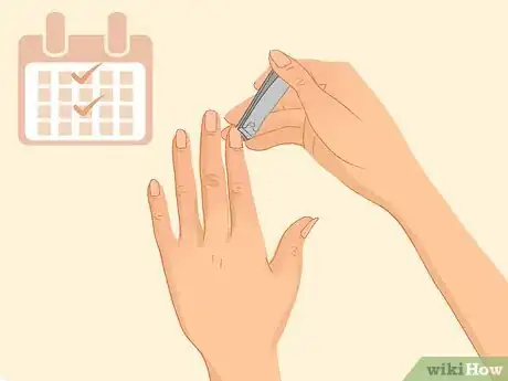 Imagen titulada Make Your Fingernails Look Good Step 1