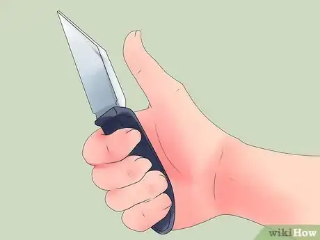 Imagen titulada Become Good at Knife Fighting Step 8