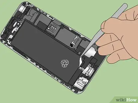 Imagen titulada Replace an iPhone Battery Step 43