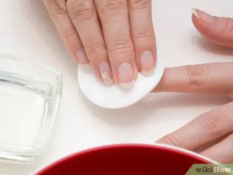 Imagen titulada Remove Nail Polish Stains from Your Finger Nails Step 22