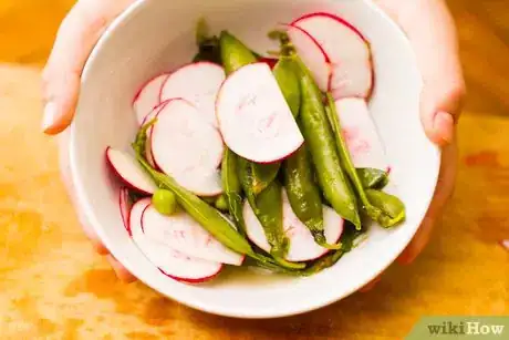 Imagen titulada Make Edamame, Radish, and Ginger Salad Step 3