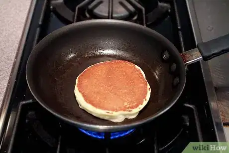 Imagen titulada Make Bisquick Mix Pancakes Step 5