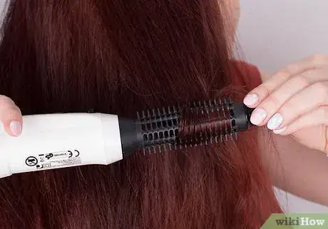 Imagen titulada Curl Hair Using a Hot Air Brush Step 13