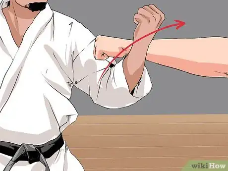 Imagen titulada Block Punches in Karate Step 8