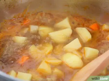 Imagen titulada Make Hungarian Goulash Step 10