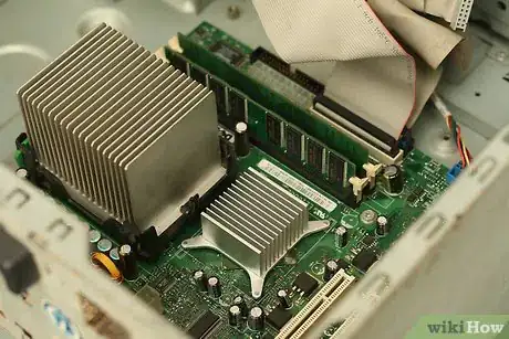 Imagen titulada Fix Bent Pins on a CPU Step 1