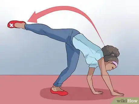 Imagen titulada Teach Cartwheels Step 11