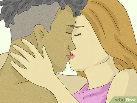 Imagen titulada Know when Your Boyfriend Wants You to Kiss Him Step 10