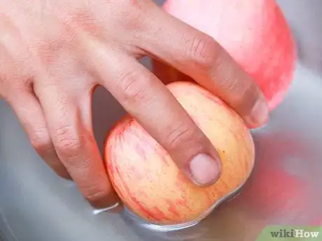 Imagen titulada Wash Fruit and Vegetables Step 11